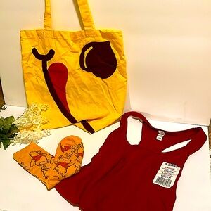 Fun 3pc Winnie the Pooh gold/ yellow &red bundle set new socks, tank &tote bag